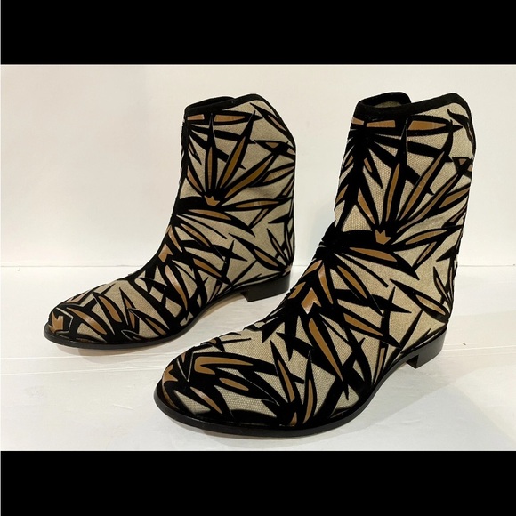 Jimmy Choo Black and Cream Patterned Ankle Boots - Picture 3 of 15